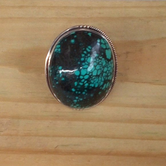Sterling Silver Turquoise Oval Ring: Size (7) - Picture 2 of 12